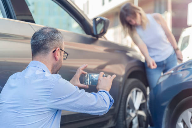 Professional Auto Insurance technician working in Texas, TX